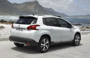 Peugeot 2008 wjeżdża do Polski. Znamy ceny — zdjęcie 3