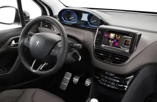 Peugeot 2008 wjeżdża do Polski. Znamy ceny — zdjęcie 12