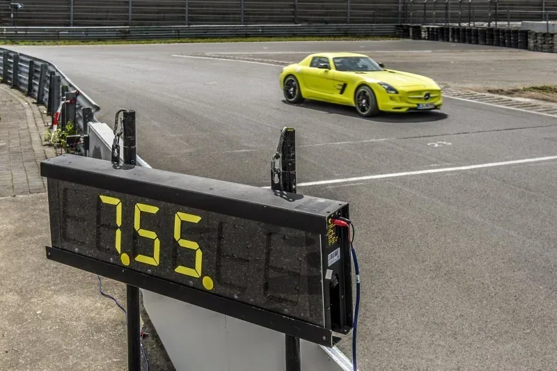 Mercedes-Benz SLS AMG Electric Drive na Nordschleife
