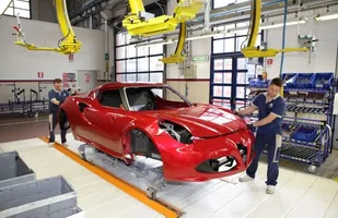 Alfa 4C już w produkcji — zdjęcie 4