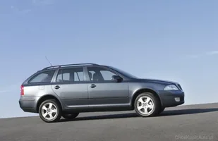 Używane: Skoda Octavia II — zdjęcie 2