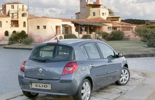Używane: Renault Clio III — zdjęcie 5
