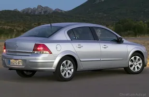Używane: Opel Astra III (H) — zdjęcie 8