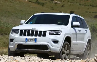Nowy Jeep w cenie mieszkania — zdjęcie 8