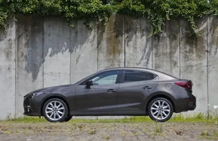Nowa Mazda3 Sedan oficjalnie — zdjęcie 4