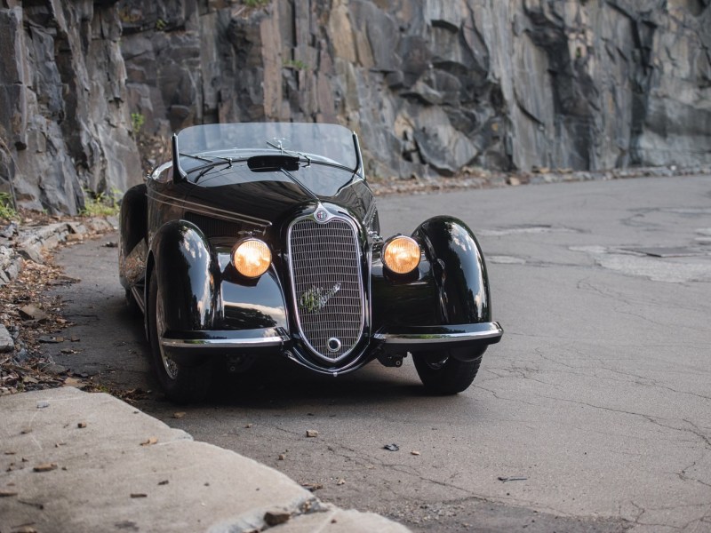 Alfa Romeo 8C 2900B Lungo Spider by Touring