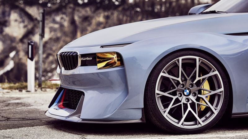 BMW 2002 Hommage