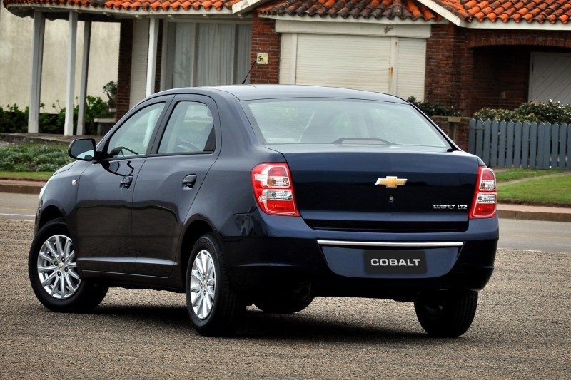 Cobalt. Nowy sedan Chevroleta