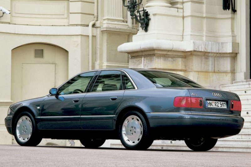 Historia: Dwadzieścia lat Audi A8