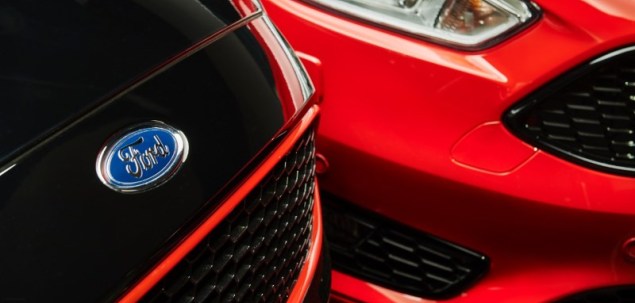 Ford Focus Black i Red Edition
