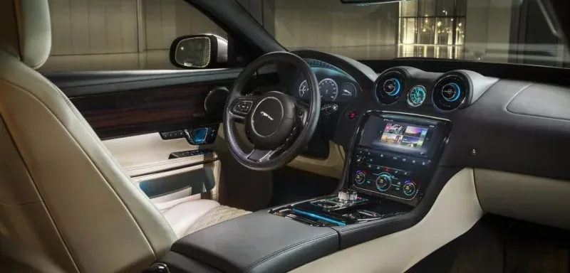 Jaguar XJ