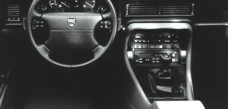 Wnętrze Jaguara XJ II serii