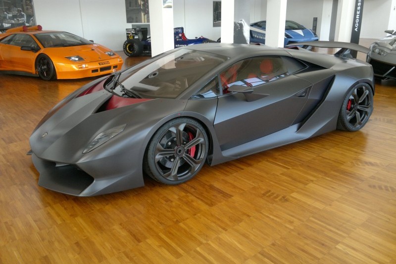 Eksponaty w fabrycznym muzeum Lamborghini - zdjęcie 16 ...
