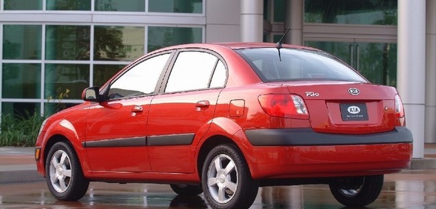 Druga generacja modelu Rio dostępna była jako pięciodrzwiowy hatchback lub czterodrzwiowy sedan