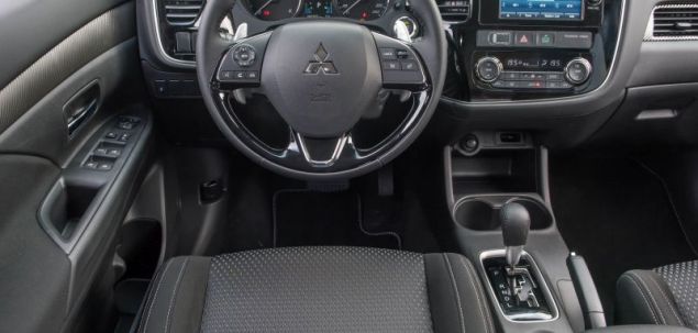 Mitsubishi Outlander 2016