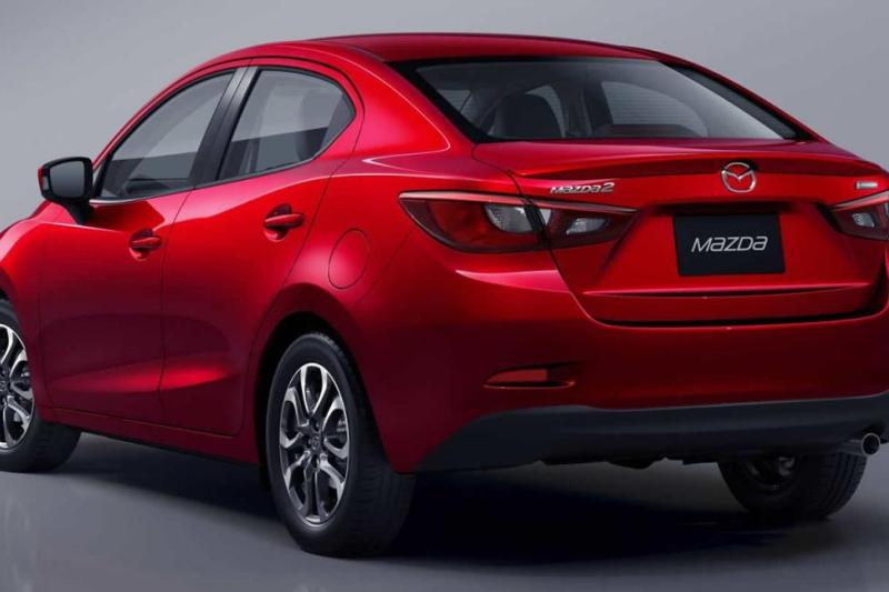 Oficjalnie: Mazda 2 sedan