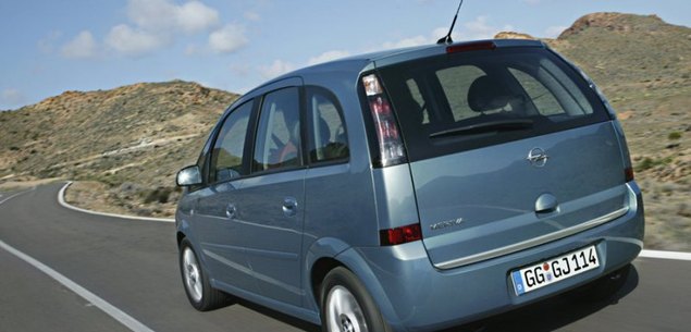 W 2005 roku auto poddano delikatnemu feceliftingowi