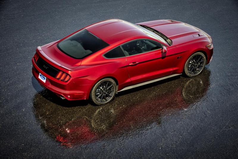 Oto Ford Mustang 2016