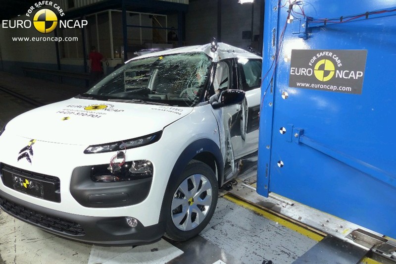 Testy Euro NCAP: Citroen C4 Cactus, Nissan X-Trail i Mercedes V