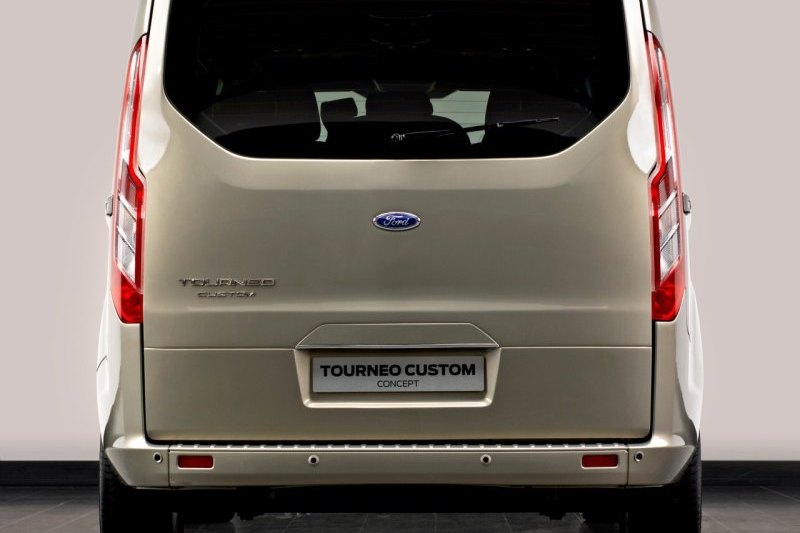 Taki będzie nowy Ford Transit. Premiera w tym roku!