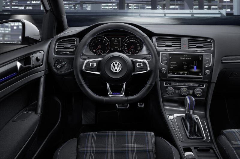 Volkswagen Golf GTE. Hybrydowy...