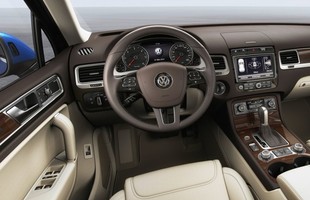 Volkswagen Touareg model roku 2015