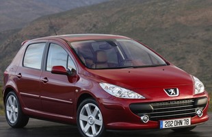 Zaskakujący ranking. Kierowcy tych aut zdradzają najczęściej!