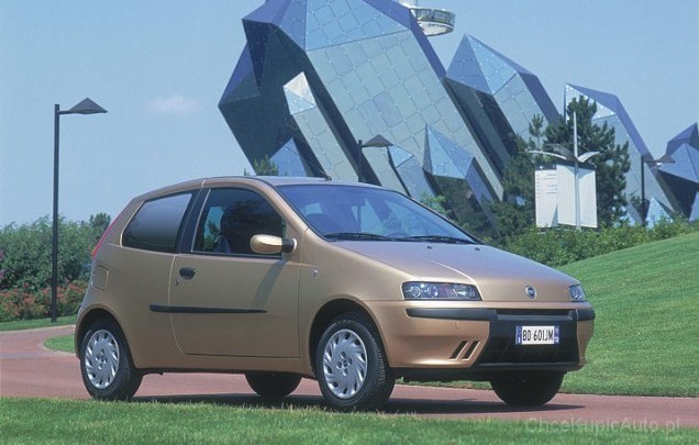 6. Fiat Punto htb 1.2 60 KM 621 sztuk (2001), ceny od 4