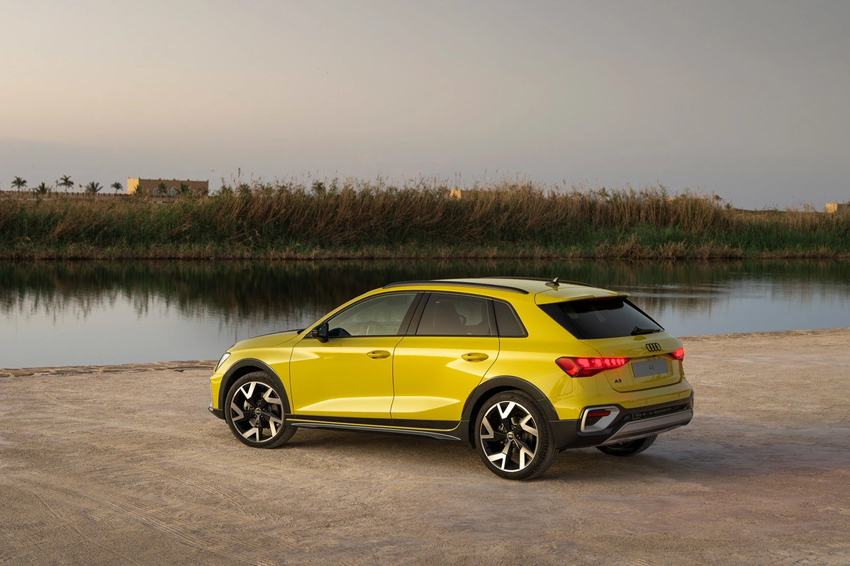 Audi A3 IV FL Allstreet 40TFSI 204 KM