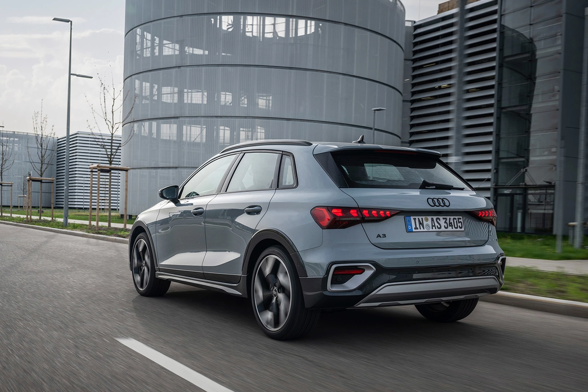 Audi A3 IV FL Allstreet 40TFSI 204 KM