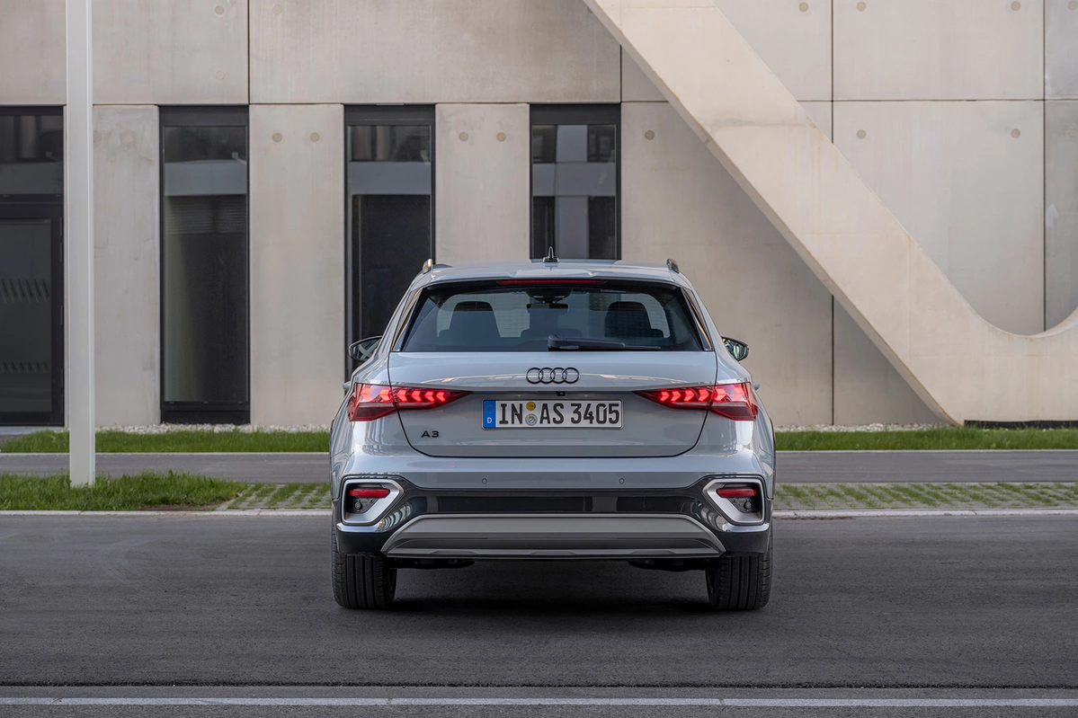 Audi A3 IV FL Allstreet 40TFSI 204 KM