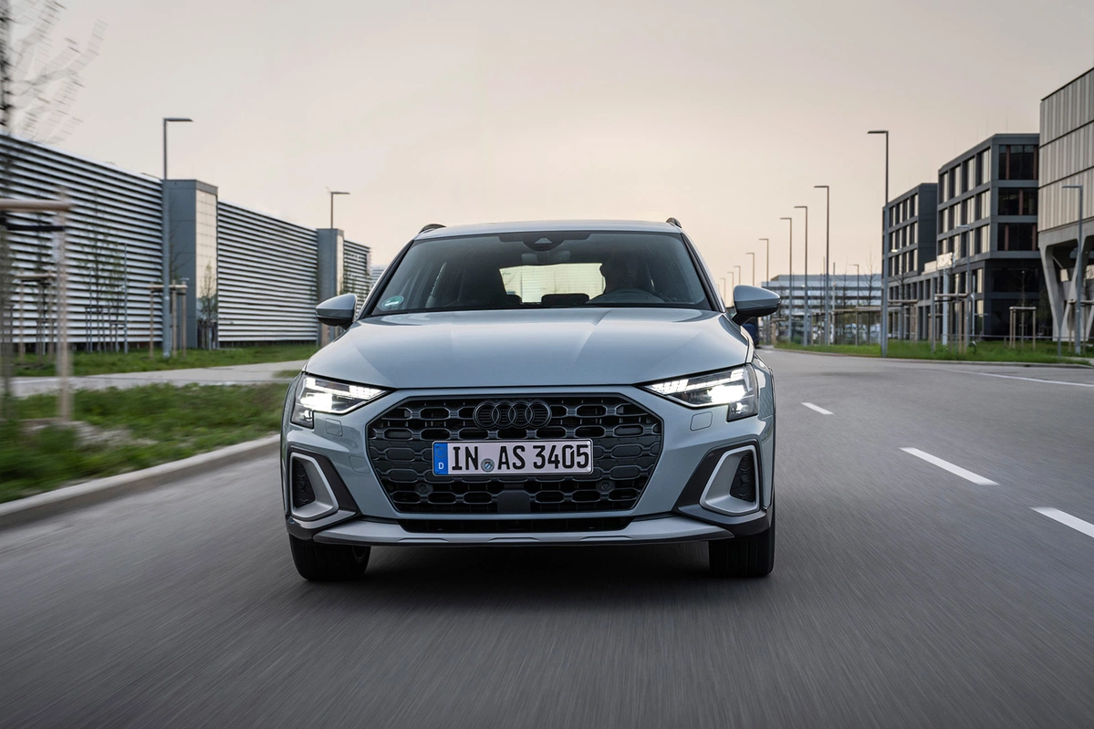 Audi A3 IV FL Allstreet 40TFSI 204 KM