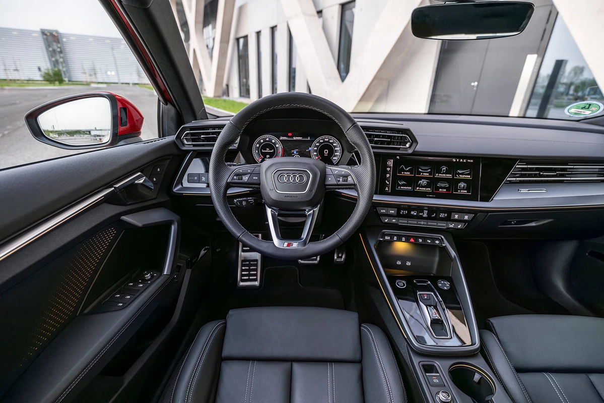 Audi A3 IV FL 40TFSI 204 KM