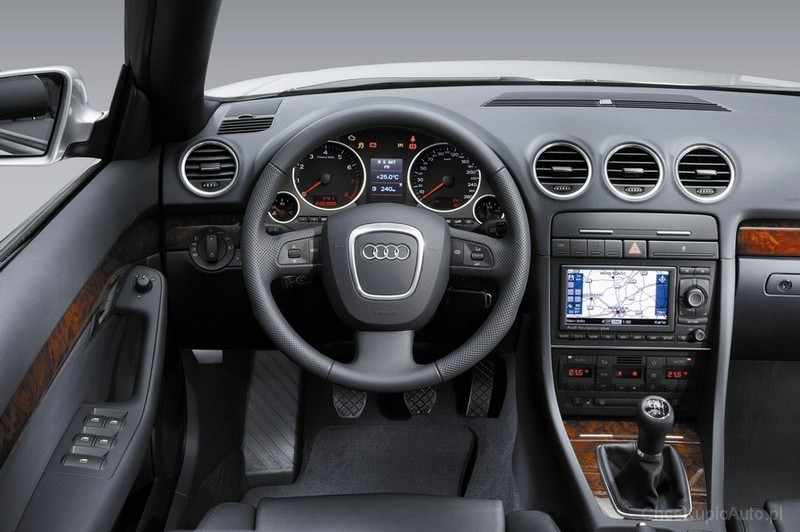 Audi A4 B8 3.0 TDI 233 KM
