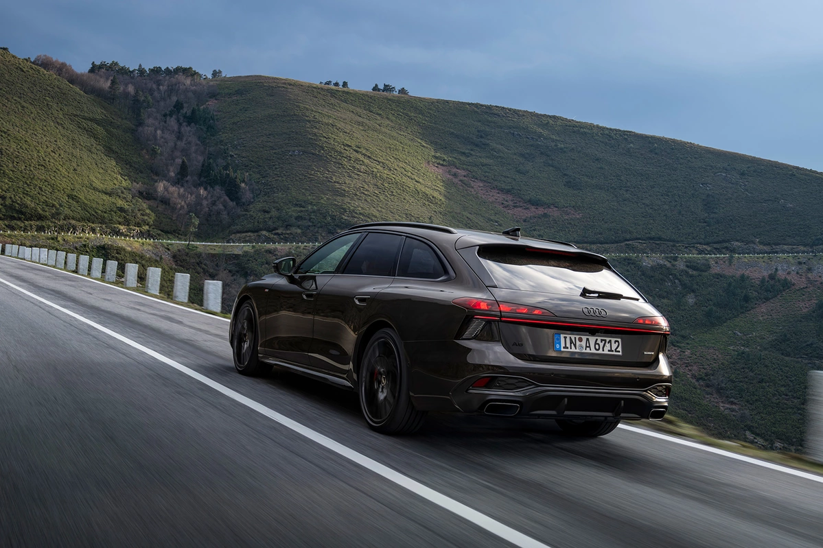 Audi A6 C9 40TFSI 204 KM