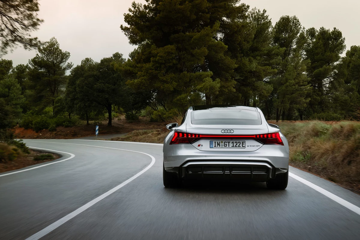 Audi E-Tron GT FL S 591 KM