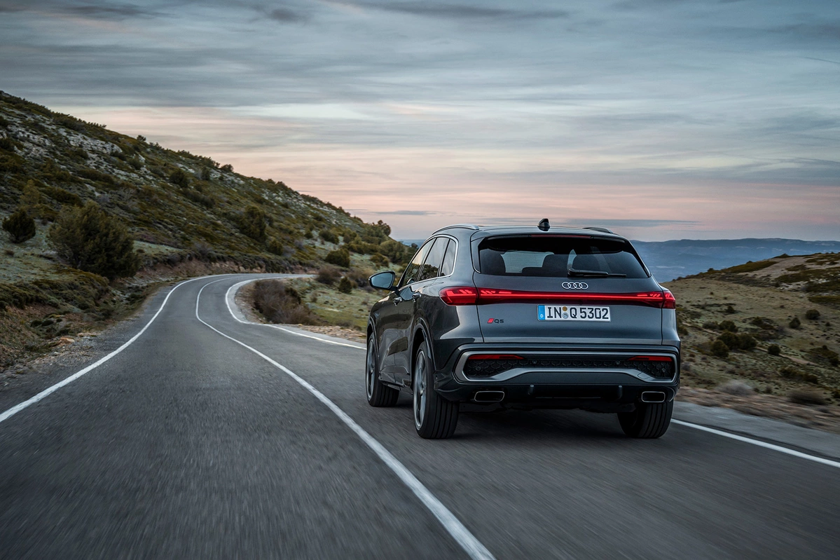 Audi Q5 III TFSI MHEV Plus 204 KM