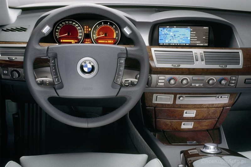 BMW 750i E65 367 KM