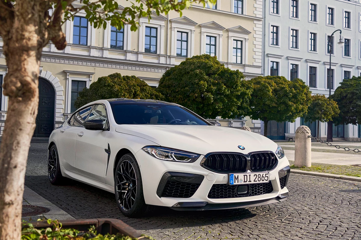 BMW M8 F93 FL 600 KM