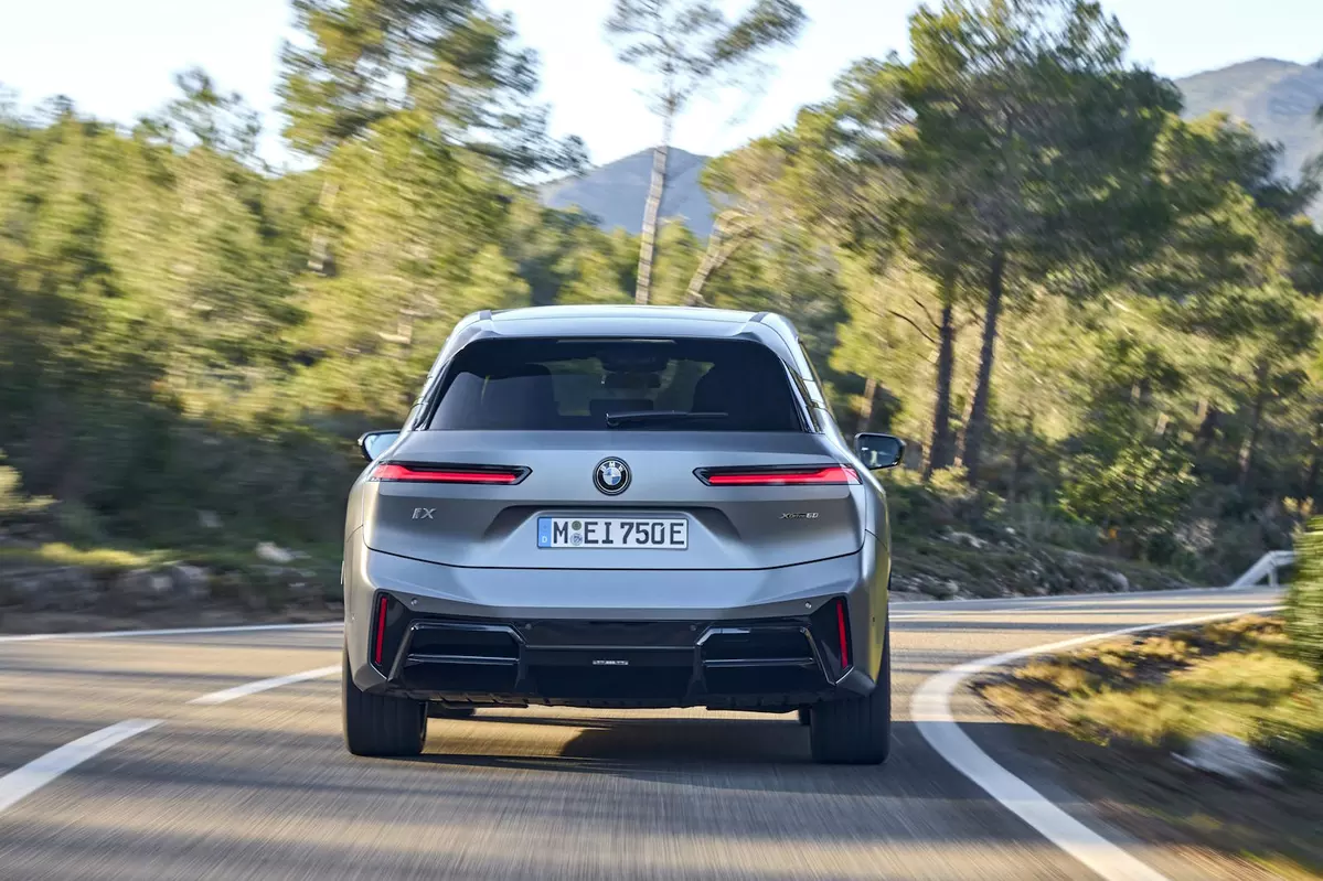 BMW iX I20 FL xDrive45 408 KM