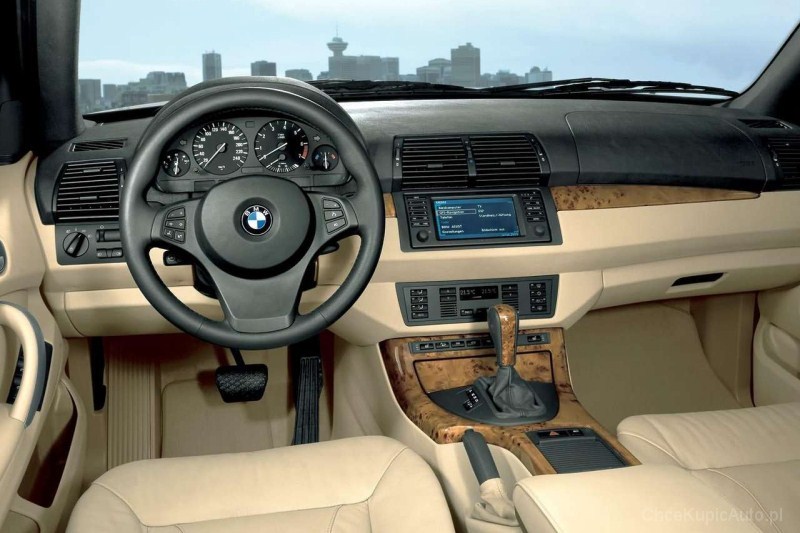 BMW X5 E53 FL 4.4 320 KM