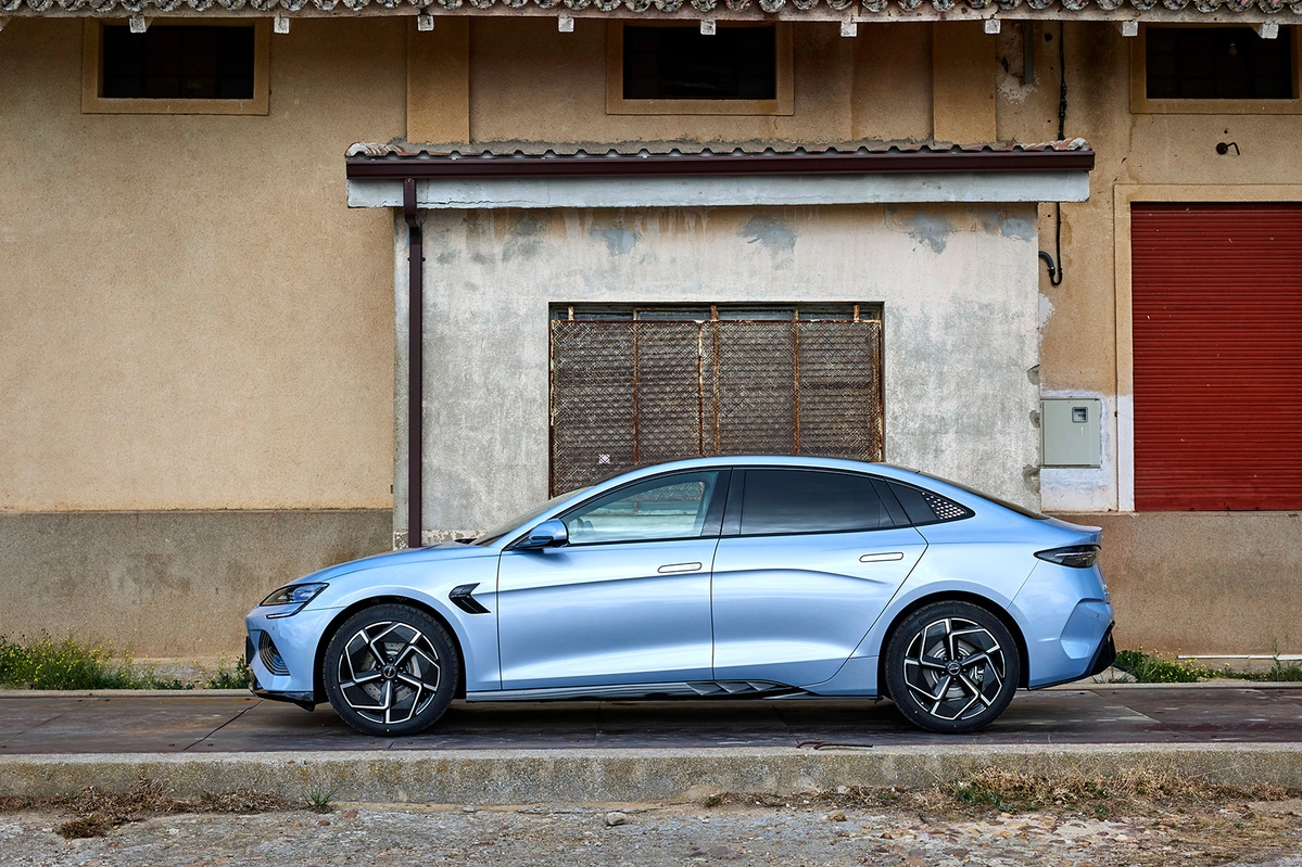 BYD Seal 82 kWh 530 KM