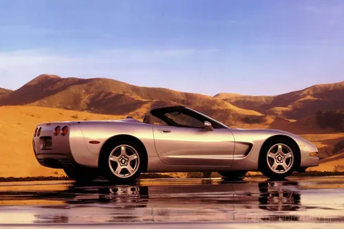Chevrolet Corvette 5.7V8 350 KM 2004