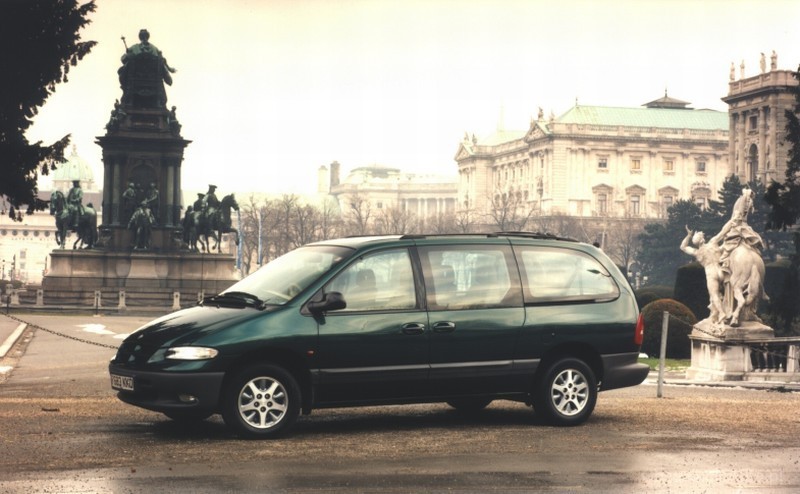 Chrysler Grand Voyager III 3.8 166 KM