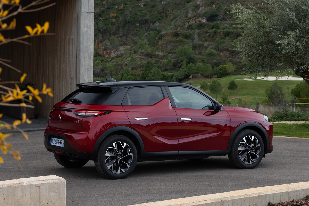 DS DS3 FL E-Tense 54kWh 156 KM