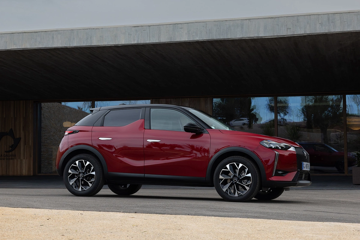 DS DS3 FL E-Tense 54kWh 156 KM