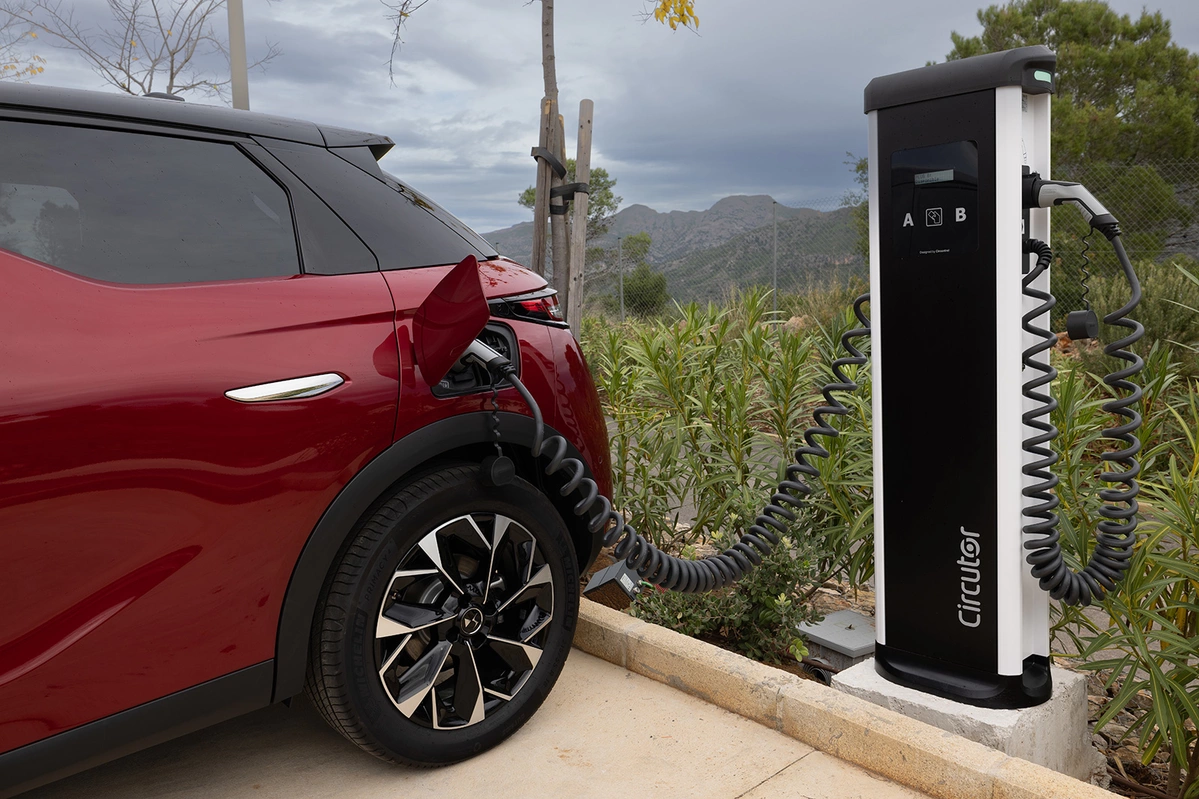 DS DS3 FL E-Tense 54kWh 156 KM