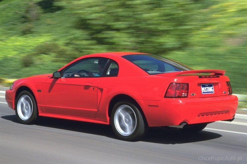 Ford Mustang IV 5.0 240 KM