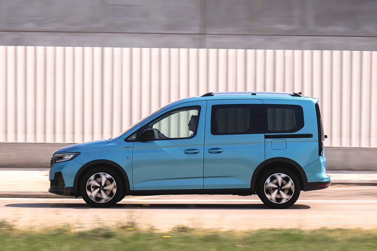 Ford Tourneo Connect III 2.0 EcoBlue 122 KM