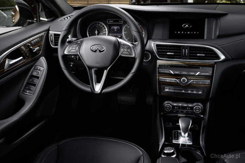 Infiniti Q30 1.6t 156 KM 2016 hatchback 5dr skrzynia